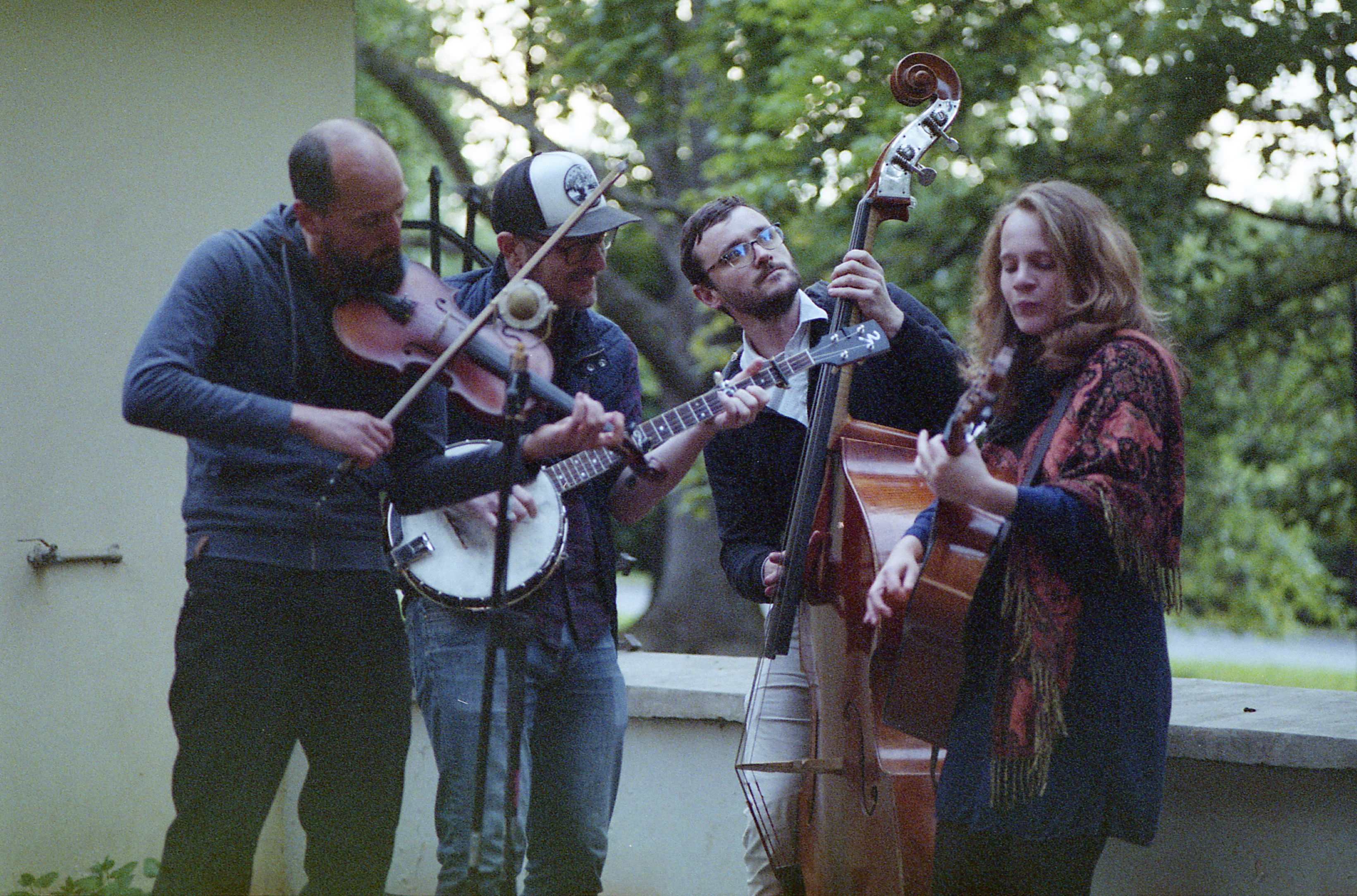 Table Mountain String Band performing live in Prague